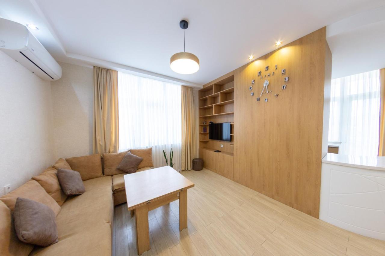 5 Apartment In One Boulding - Near Stadium Batumi Exteriér fotografie