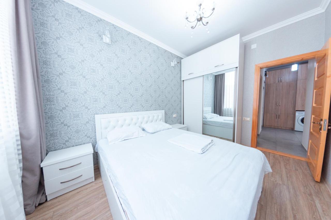 5 Apartment In One Boulding - Near Stadium Batumi Exteriér fotografie